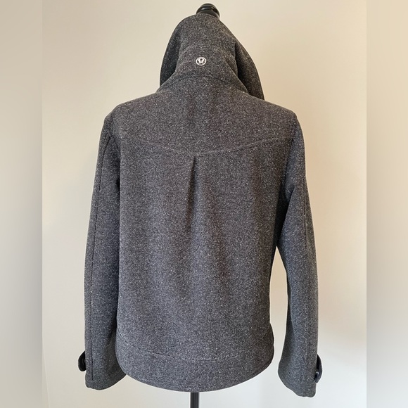 Lululemon ‘Audrey’ Tweed Jacket size 8 - Picture 6 of 7